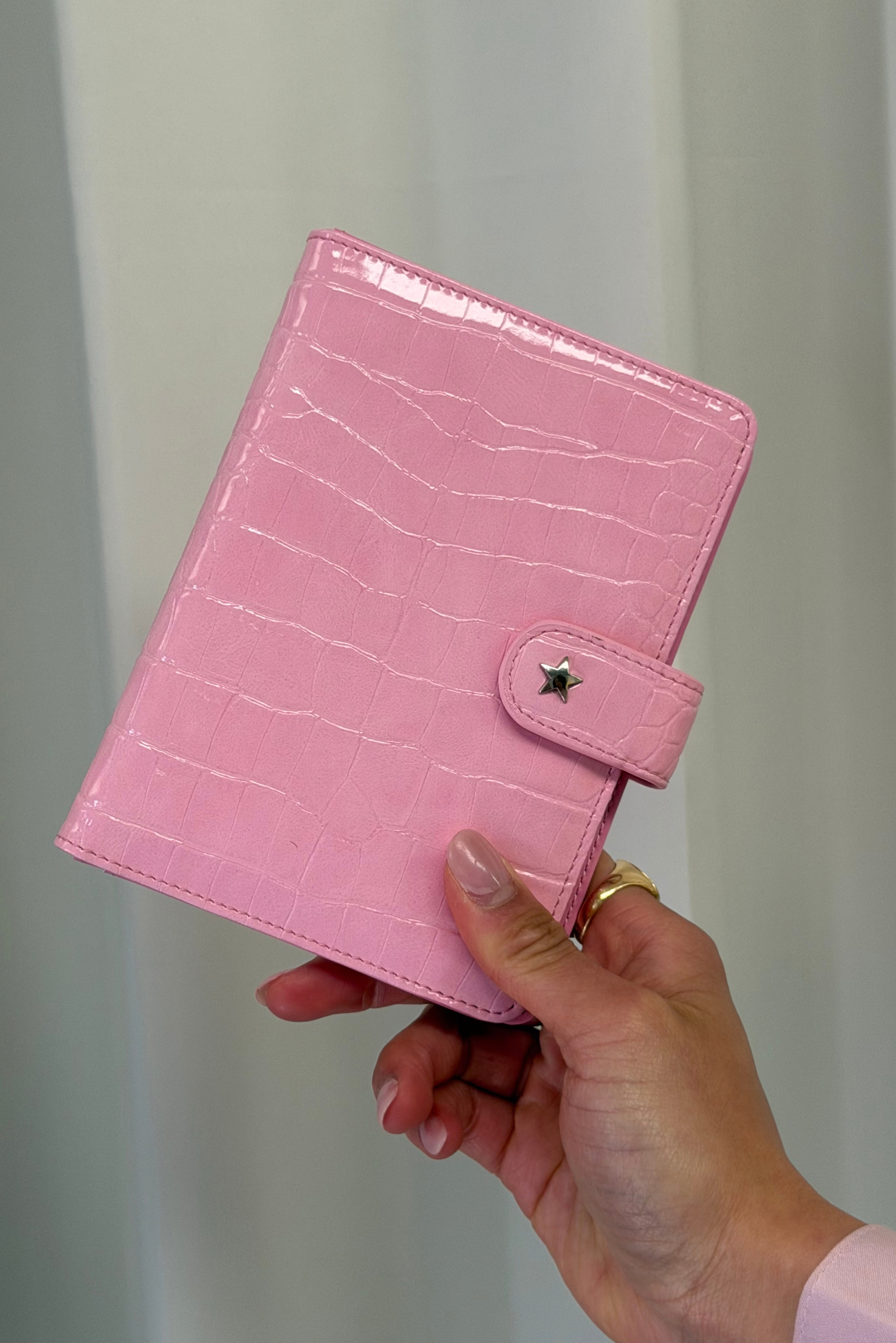 The Soho Passport Wallet - Pink Croc