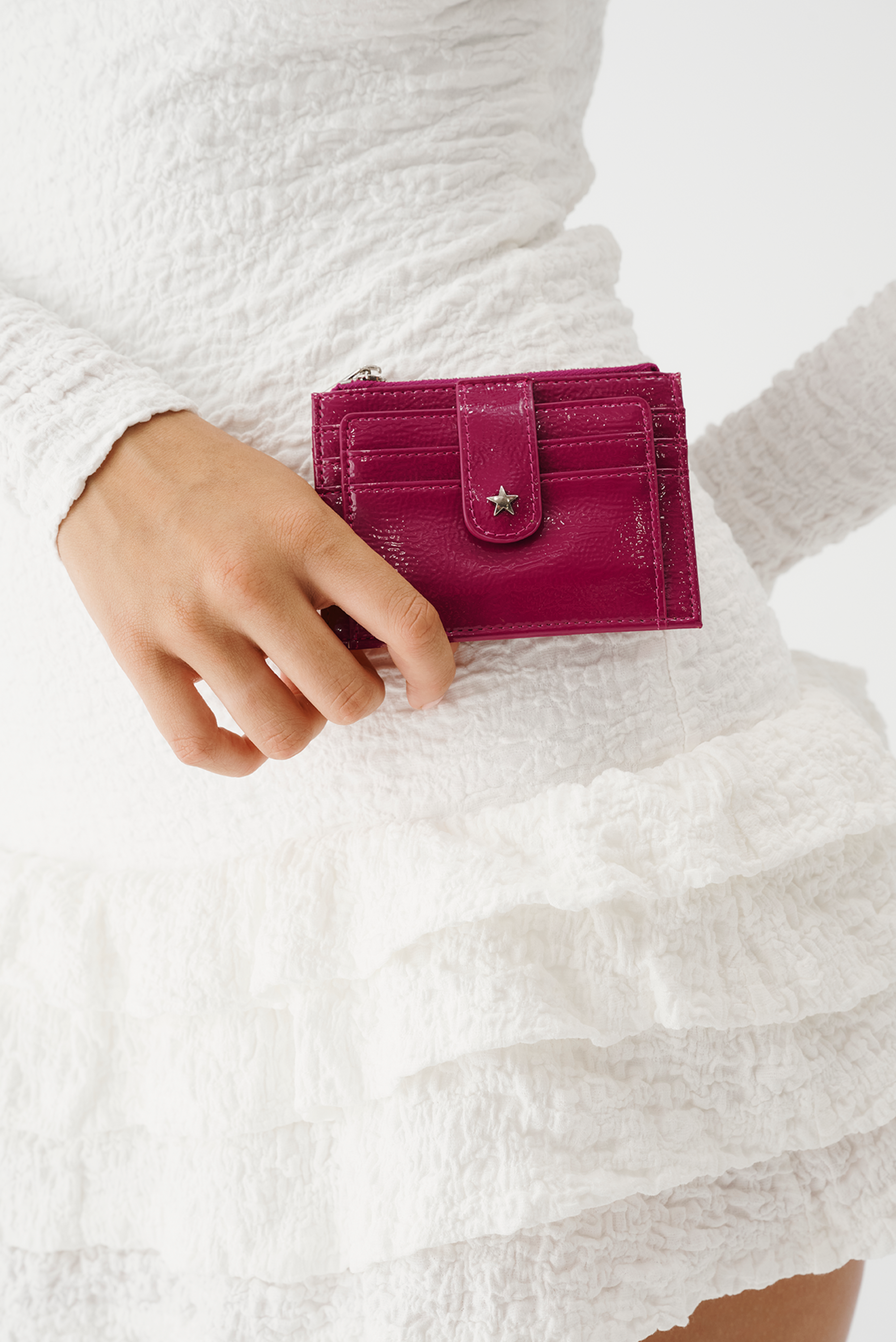 THE DAISY CARD WALLET - GLOSSY BERRY